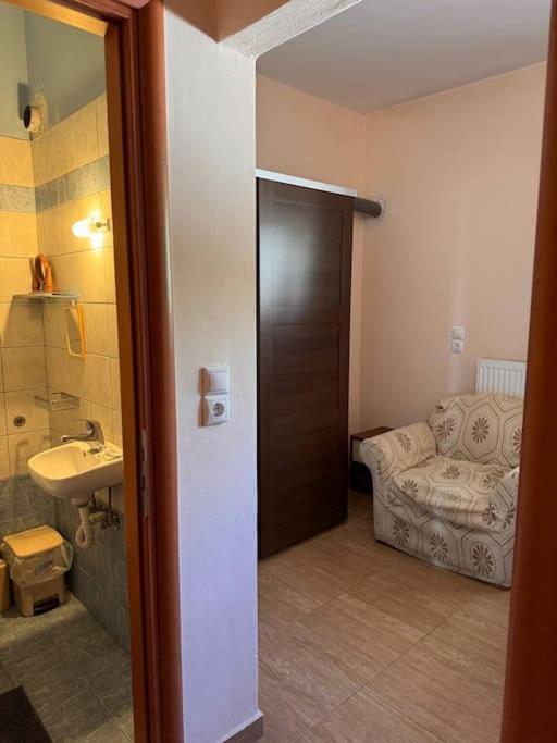 Family Woodland Oasis Vipgreece Apartment Kirinthos Exterior photo